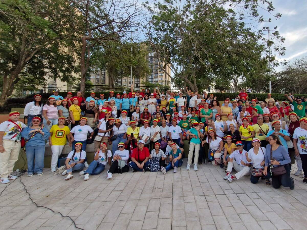Clubes de tejedoras fortalecen sus lazos en Barranquilla