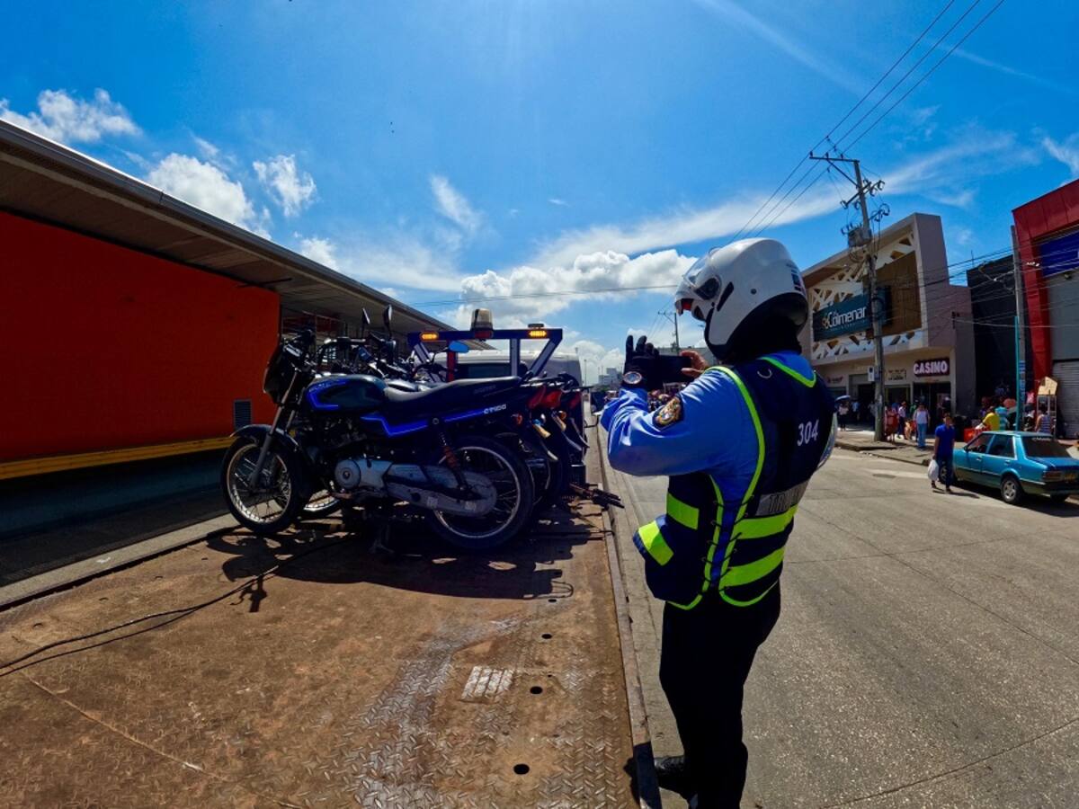 Operativos en carril solo bus: 30 motos inmovilizadas y un agente de tránsito agredido