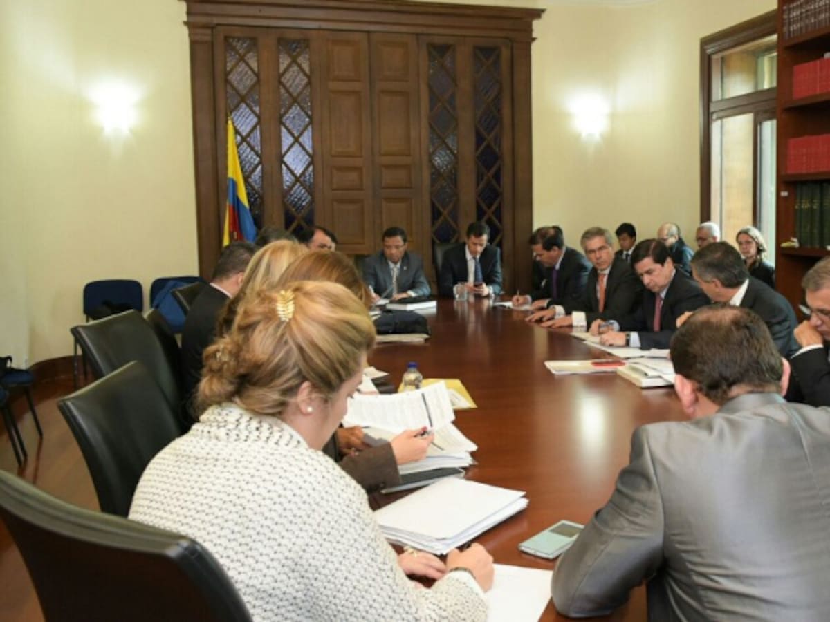 Gobierno y líderes del No terminaron de revisar los acuerdos de paz