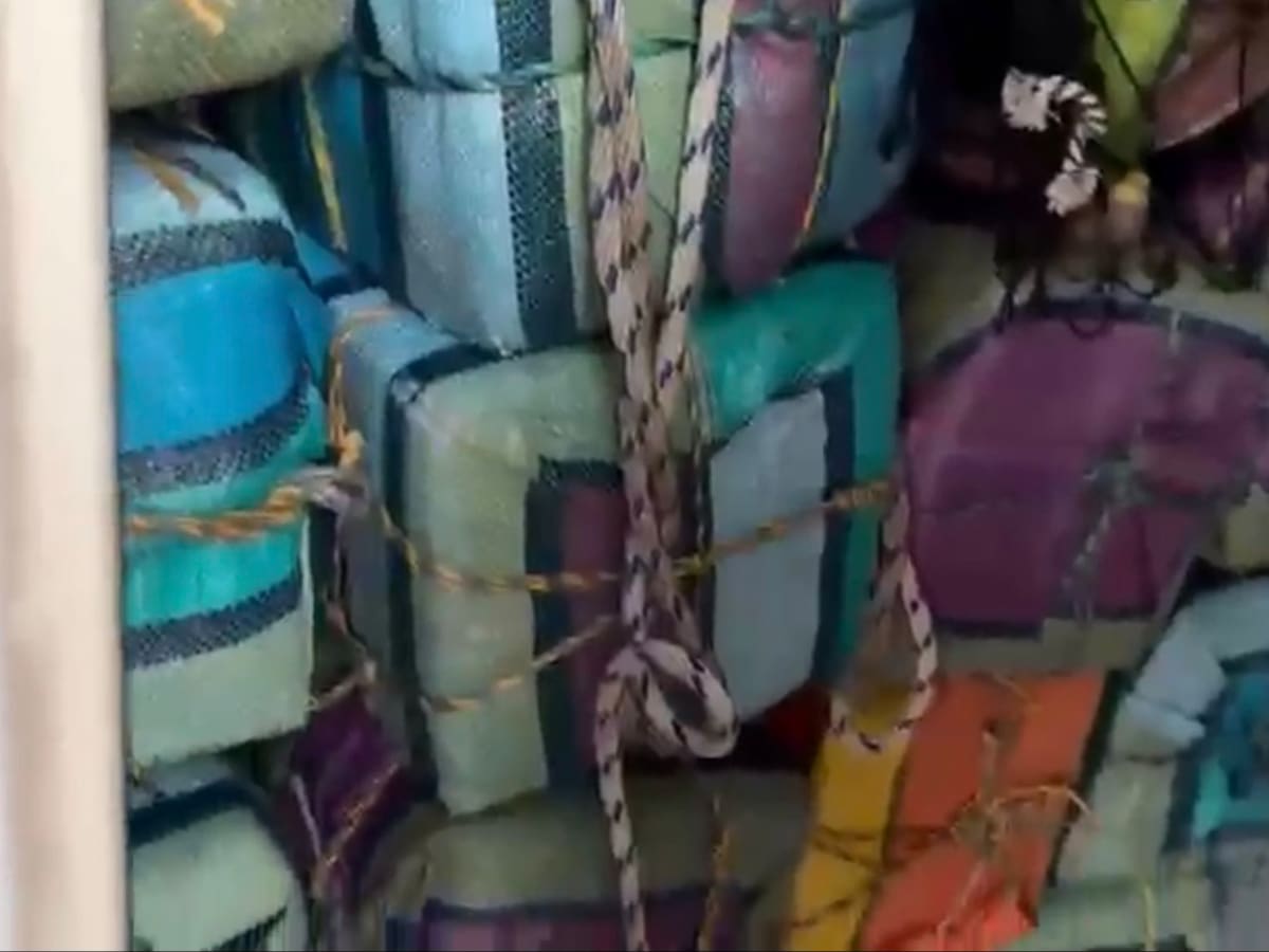 Incautadas cerca de 2 toneladas de cocaína a más de 60 millas náuticas al norte de Santa Marta