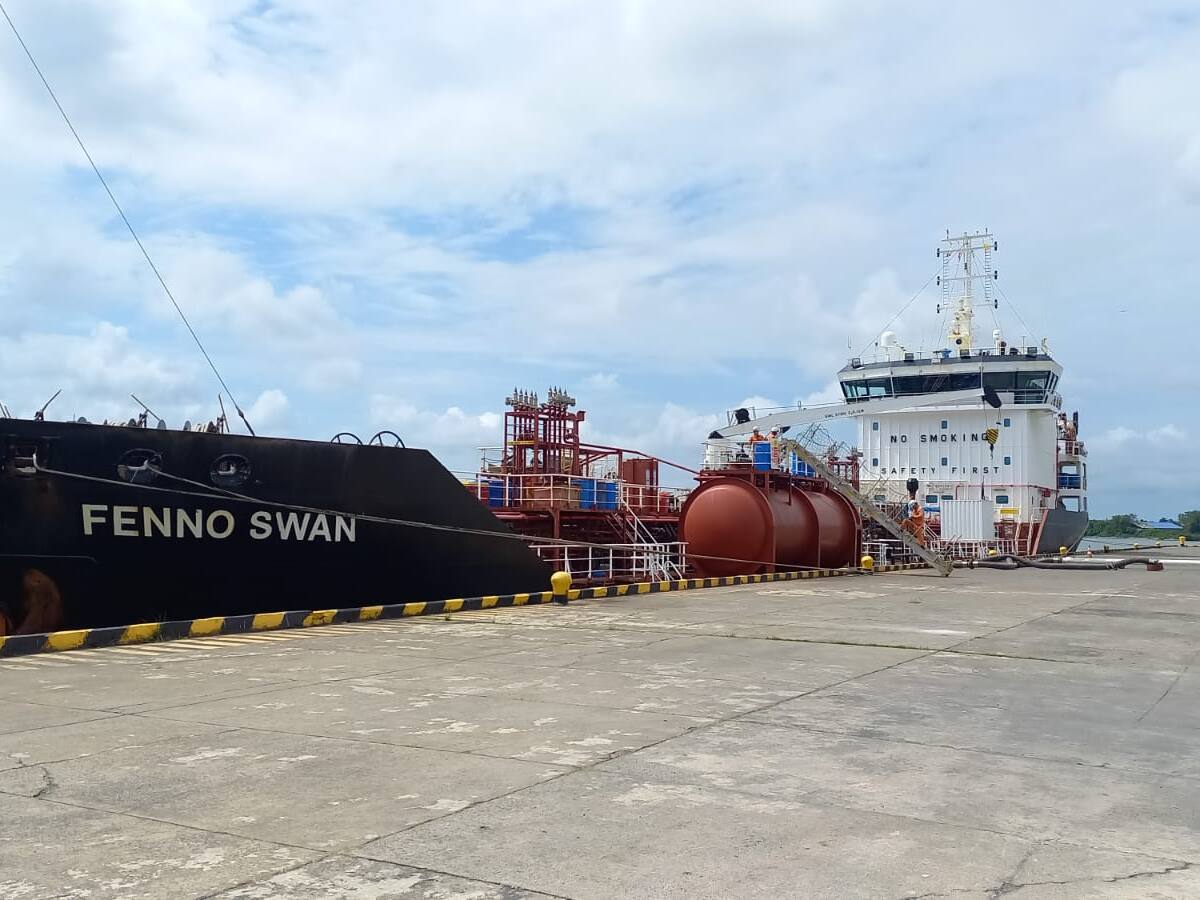 Llegó más combustible al puerto de Tumaco