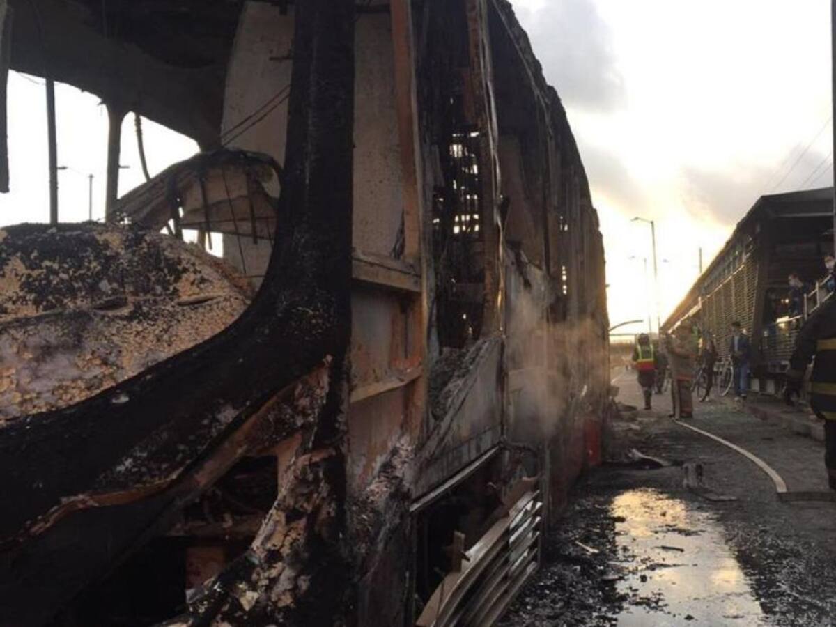 Denuncian trabas para cobrar pólizas de buses atacados en protestas