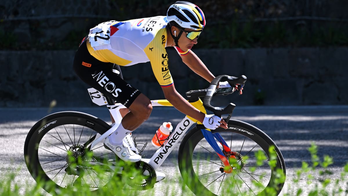 Egan Bernal sigue recortando diferencia en el Tour de Los Alpes: Así van los colombianos