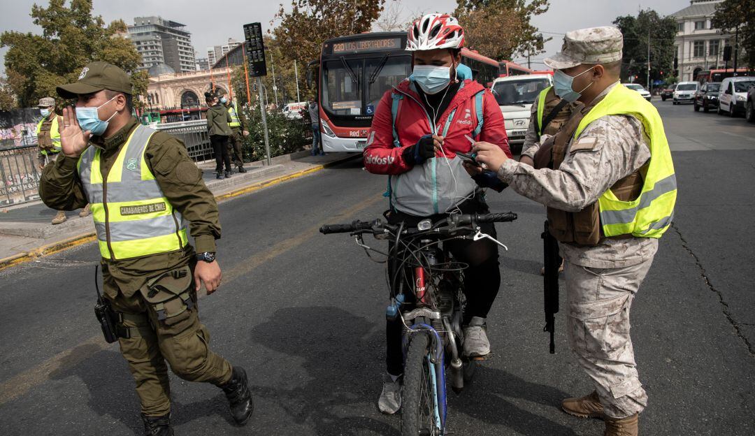 Ante la crisis de contagios, en Chile se reiniciaron las restricciones para evitar el avance del coronavirus.