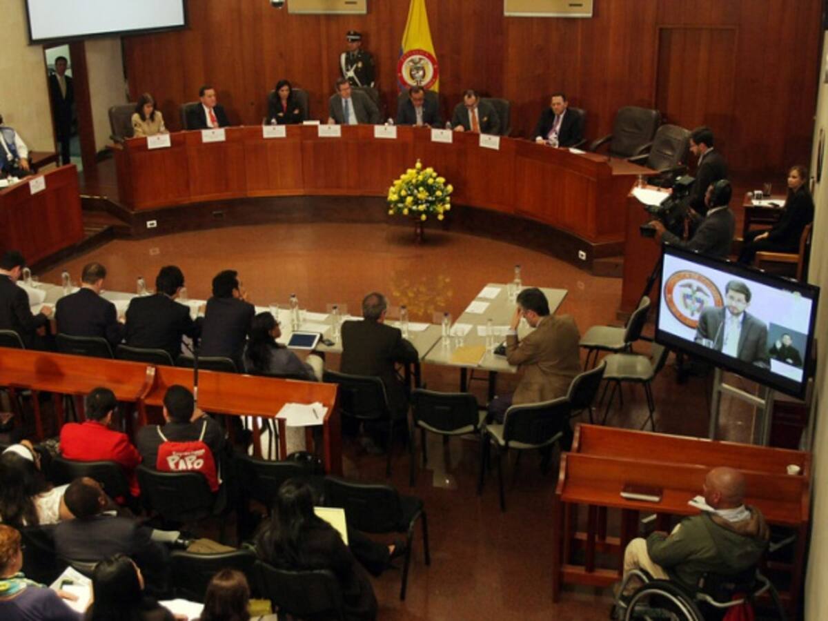 Exmagistrados impugnaron ante la Corte Constitucional el plebiscito para la paz