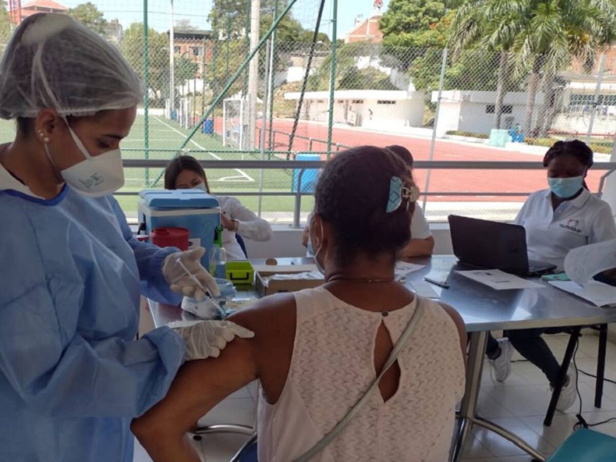 Personas entre 40 y 49 años pueden agendar cita de vacunación en Cartagena