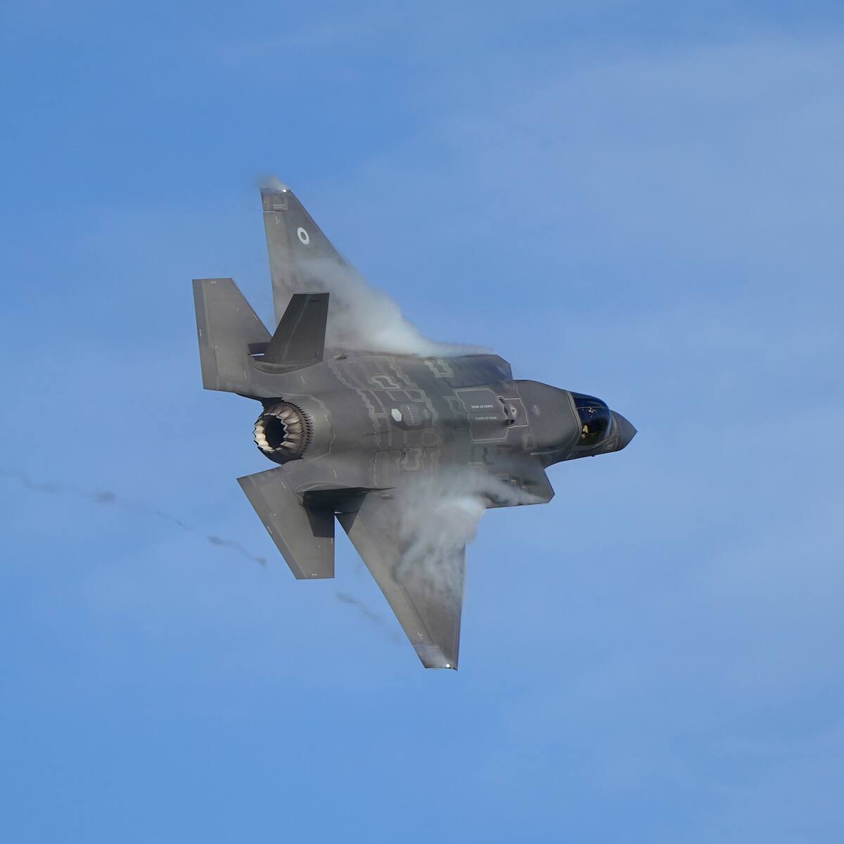 Prensa iraní afirma que el Ejército busca al piloto de un caza estadounidense derribado