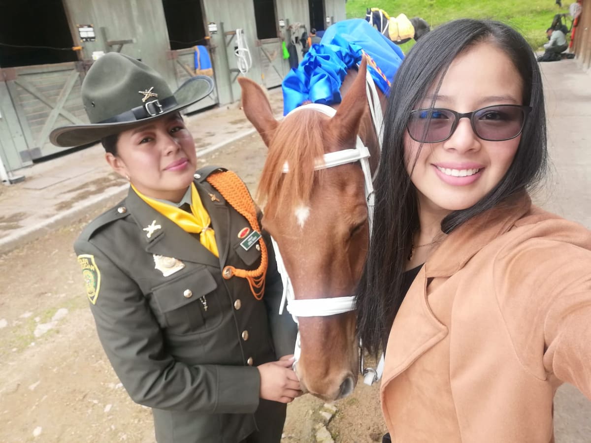 Día Internacional de la Mujer: la historia de las hermanas gemelas que forman parte de la Policía