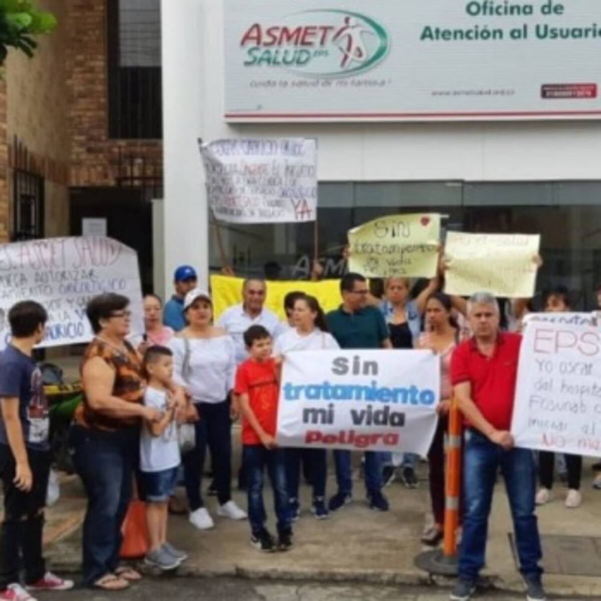 Madre denuncia falta de atención a su hijo de 4 años que padece enfermedad huérfana