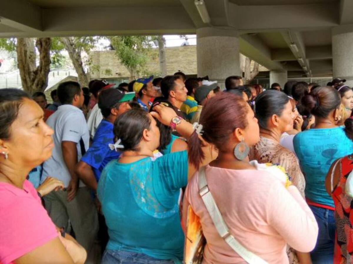 Con tutelas, desplazados de Venezuela buscan legalizarse en Barranquilla