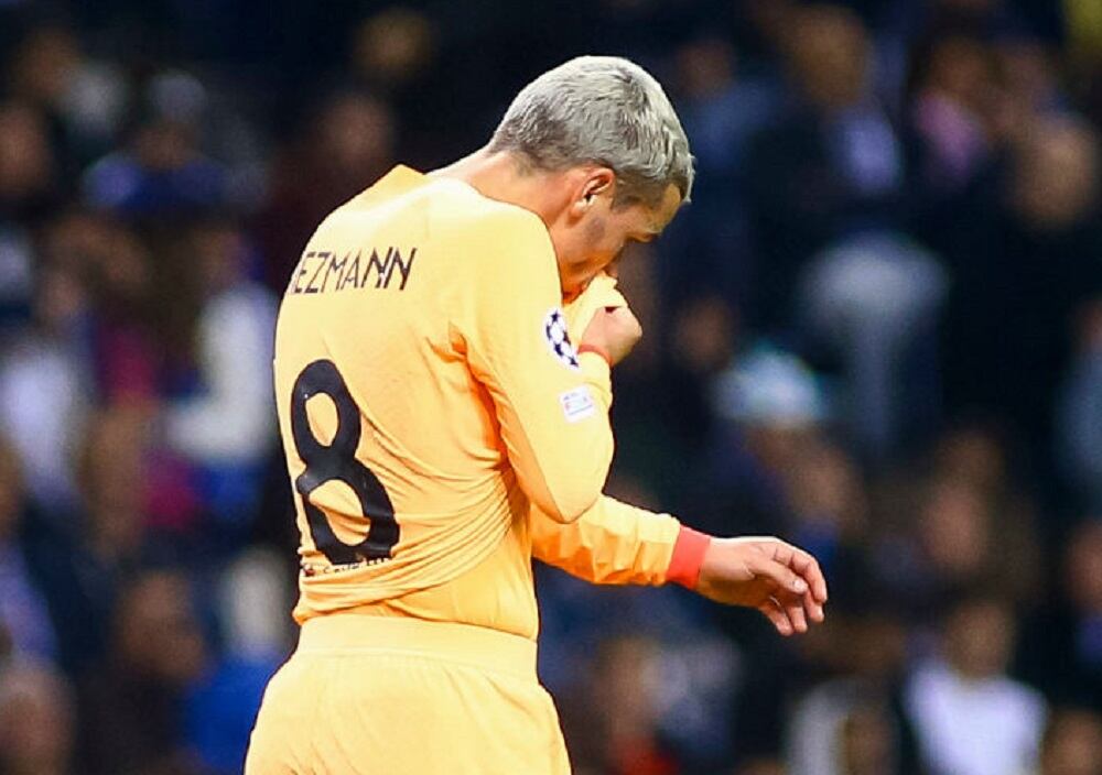 Antoine Griezmann de Atlético de Madrid tras quedar eliminado de la Champions League (Photo by Diogo Cardoso/DeFodi Images via Getty Images)