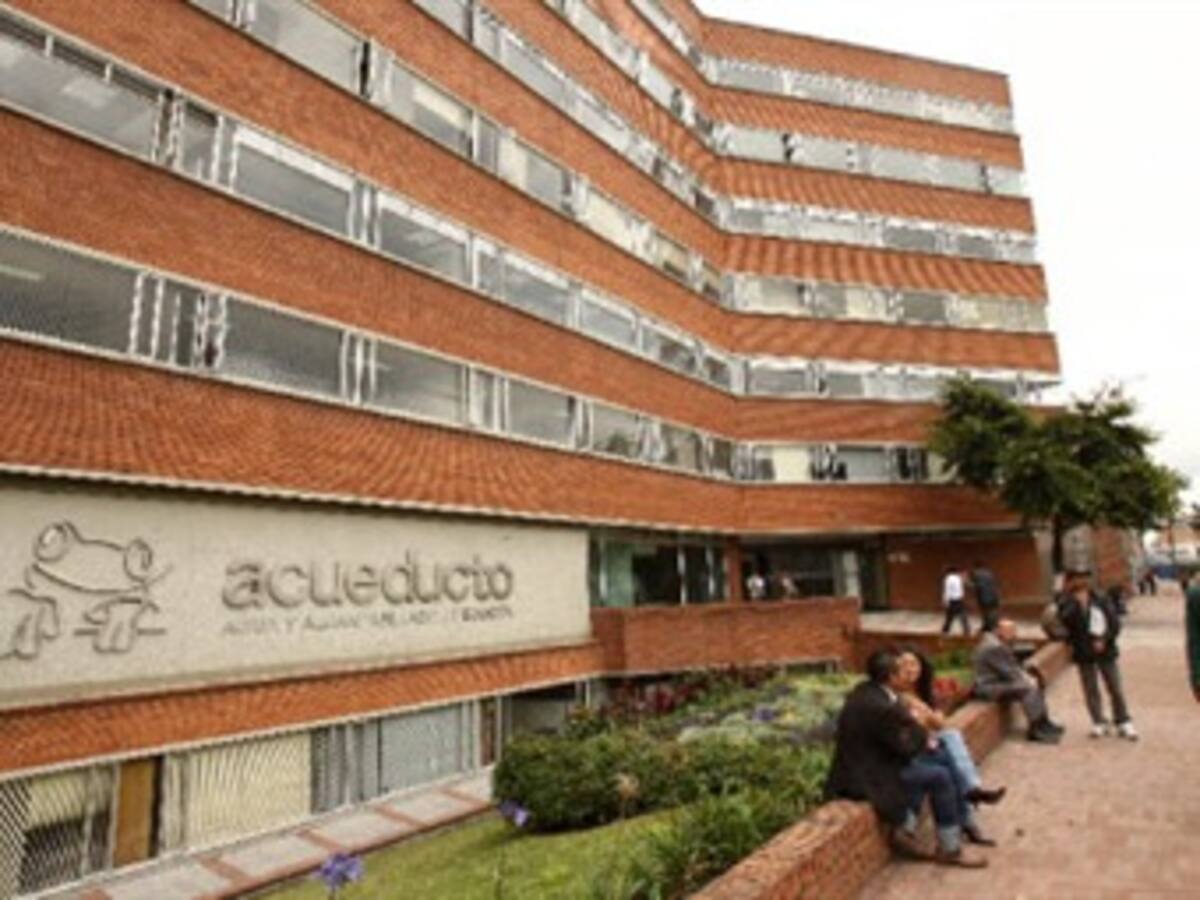 Petro ordena investigación por posibles hechos de corrupción en el Acueducto