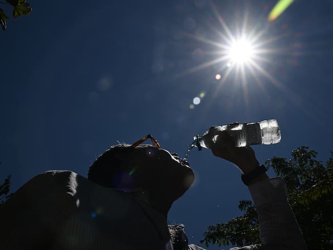 El Servicio Meteorológico Nacional estima que 238 millones de personas se exponen a temperaturas peligrosas durante las próximas semanas.
(Foto: Burak Akbulut/Anadolu via Getty Images)
