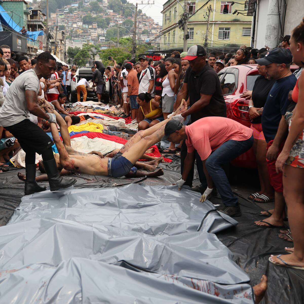 Sube a más de 132 la cifra de muertos por operativo policial en Río de Janeiro