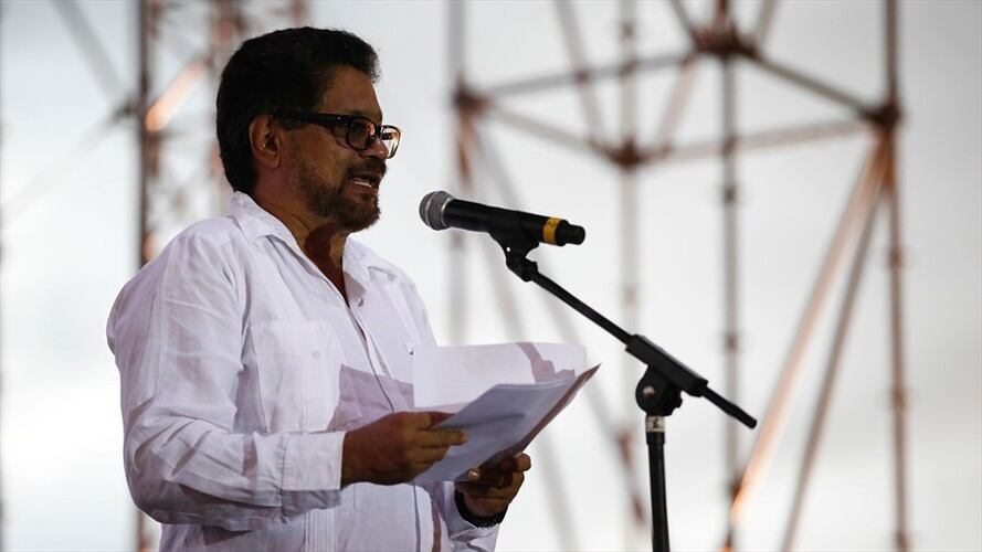 Alias Iván Márquez, expresó que esperan pronto las primeras excarcelaciones de guerrilleros de las Farc y colaboradores privados de la libertad por delitos indultables. Foto: Colprensa - Juan Páez
