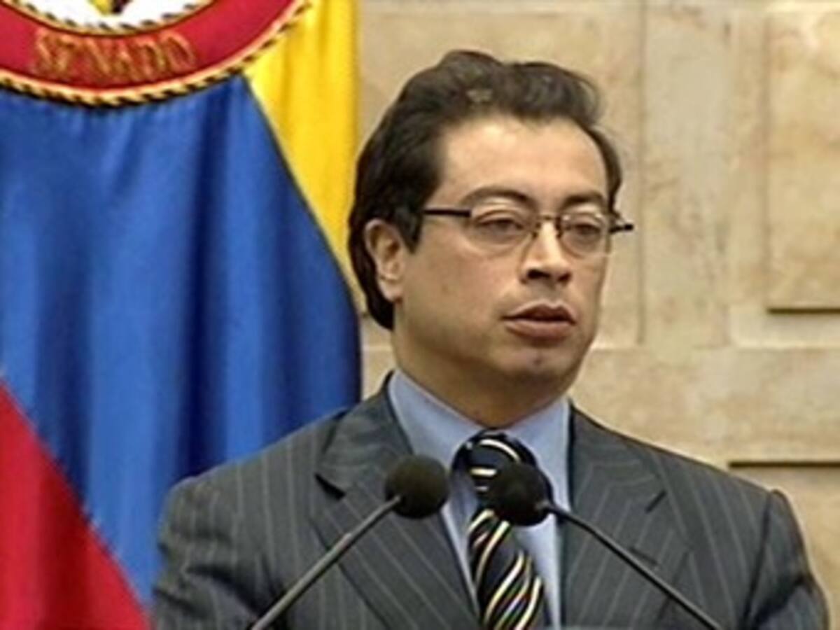 Como “audaz” calificó Petro el anuncio de Santos del proceso de paz