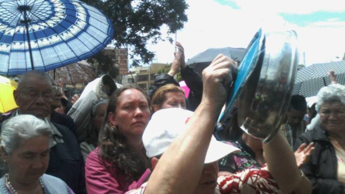 Habitantes de Duitama realizaron un “cacerolazo” por cobros excesivos en el servicio del agua