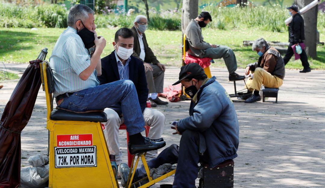 Científicos dicen hay evidencia abrumadora de transmisión de COVID por aire