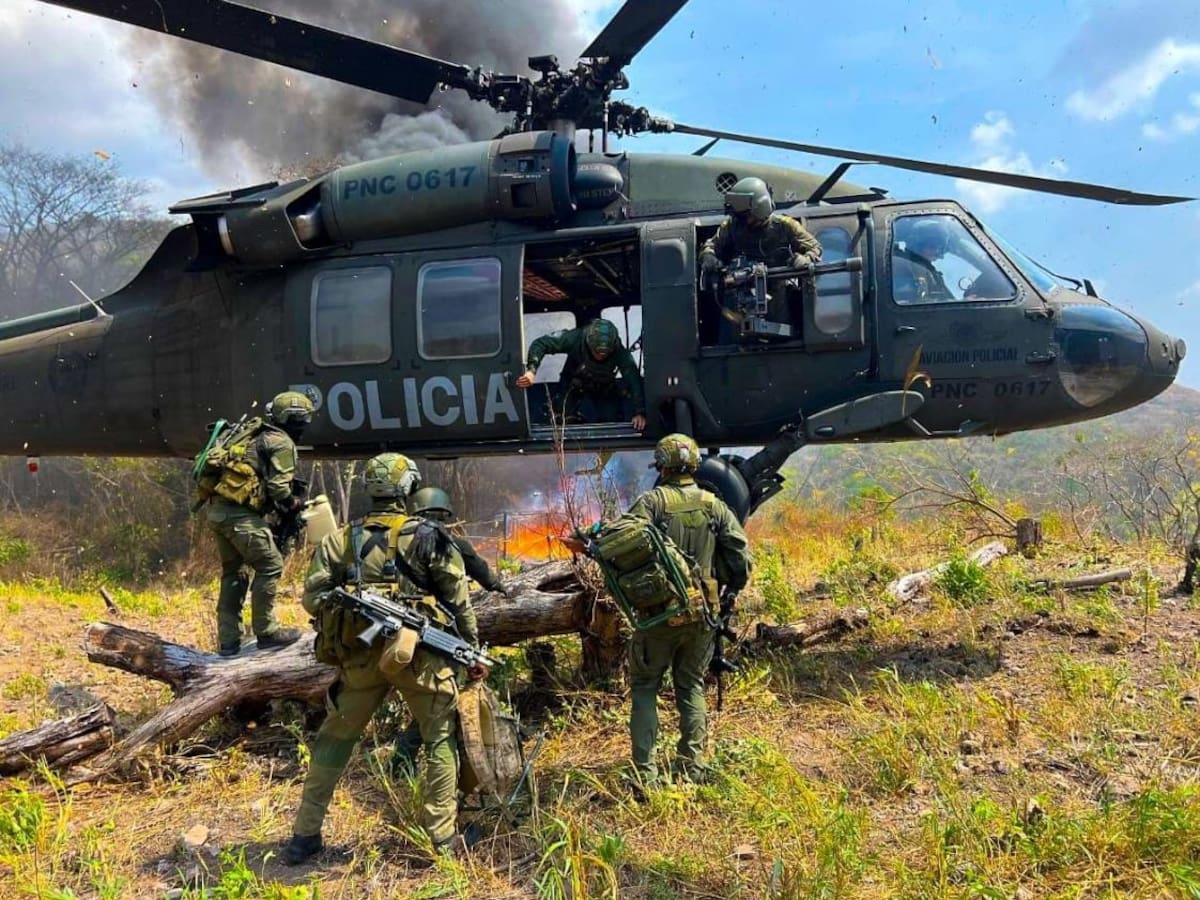 Más de 200 comandos Jungla buscan a responsables del ataque a la Policía en Norosí