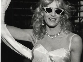 Premios de la Academia 56a - 1984: La actriz Daryl Hannah mostró su estilo único a los Premios de la Academia 56a. Fuente: Oscar.go.com