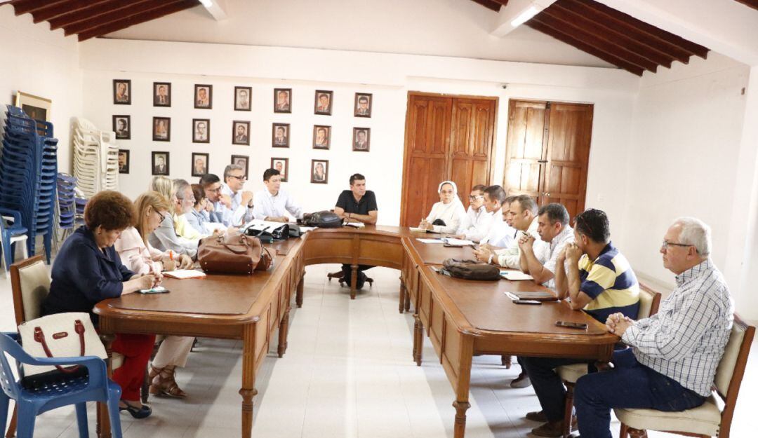 Alcalde de Ocaña en reunión con rectores de colegios 