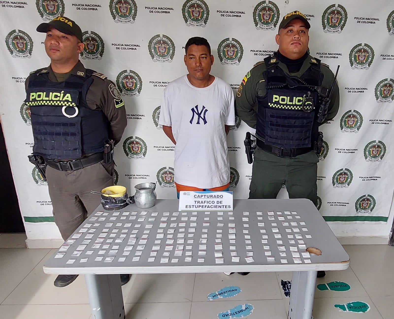 Comunidad de barrio de Arjona denunció a presunto ‘jibaro’ y fue detenido por la Policía