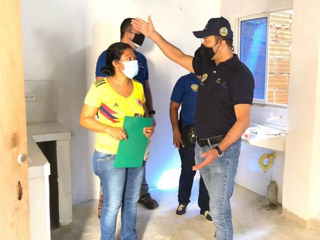 Reubican a primera familia afectada por deslizamientos en Cartagena