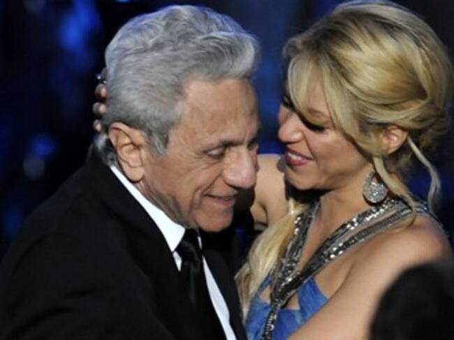 Shakira llega a Bogotá para lanzamiento del libro de su padre