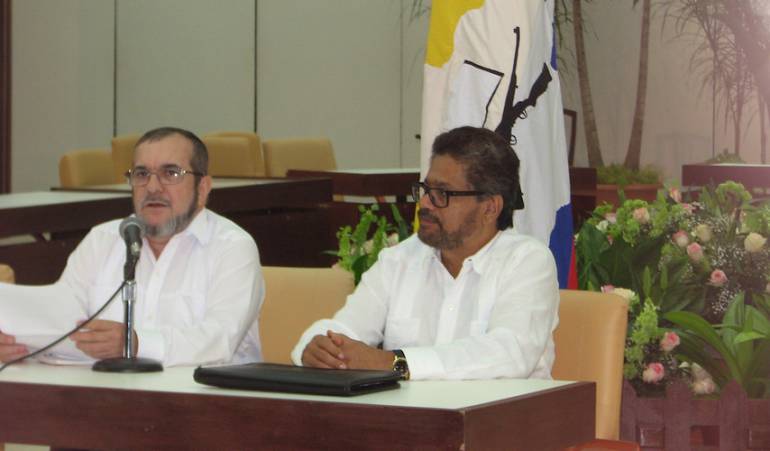 Rodrigo Londoño, alias 'Timochenko', e 'Iván Márquez'.