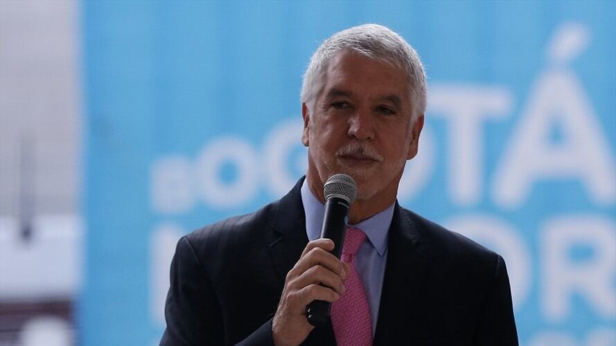 La  Alcaldía de Enrique Peñalosa dio inicio a la construcción de la Avenida Ferrocarril de Occidente. Foto: Colprensa