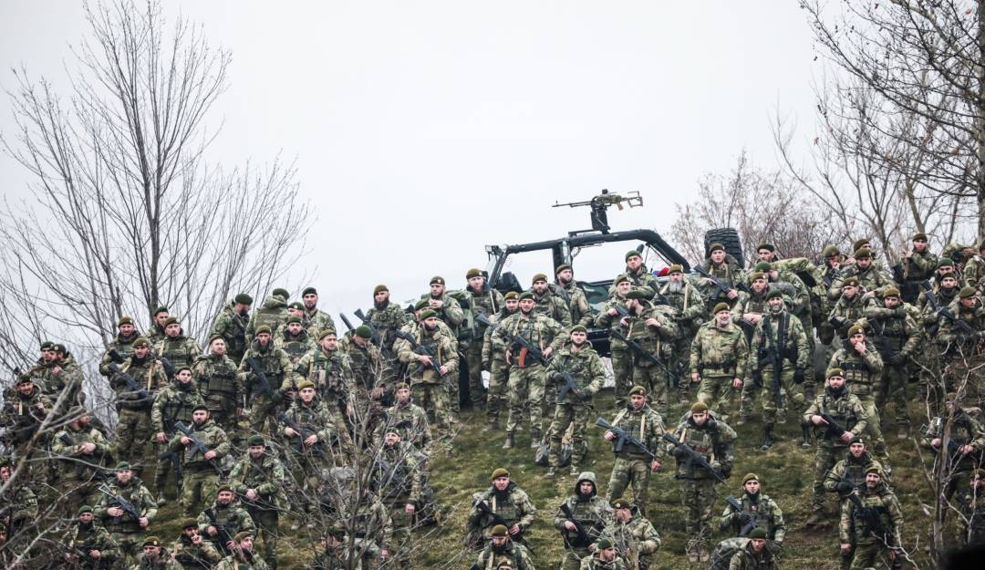 Tropas chechenas previo a su marcha a Ucrania.        Foto: Getty 