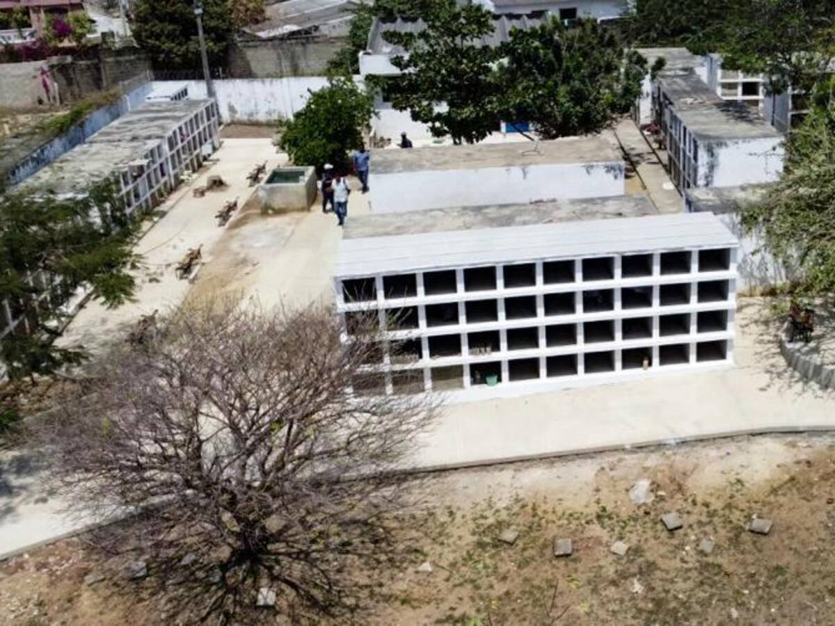 Apoyo Logístico renovó la imagen de los cementerios del Distrito