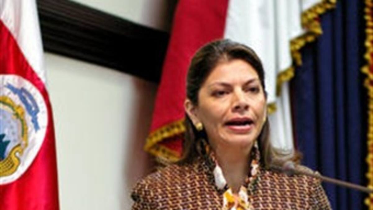 Presidenta Chinchilla acepta renuncia de altos funcionarios por descuido de su seguridad