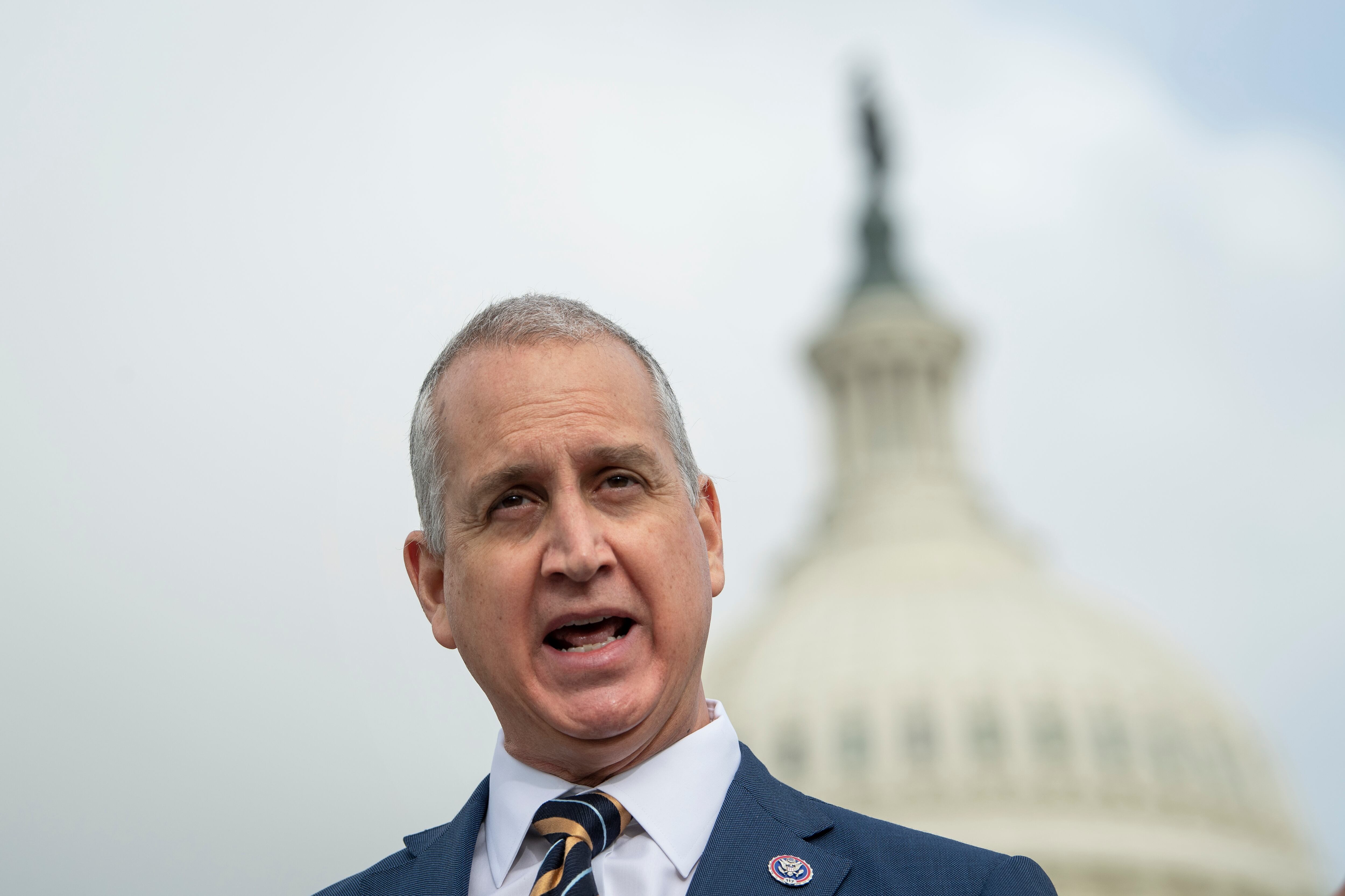 No se puede contribuir a gobiernos que son aliados de los enemigos de EE.UU.: Díaz-Balart