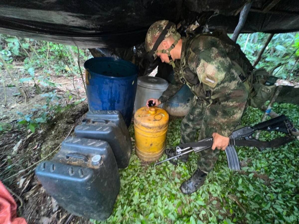 En Puerto Libertador, el Ejército destruye un laboratorio para el procesamiento de coca