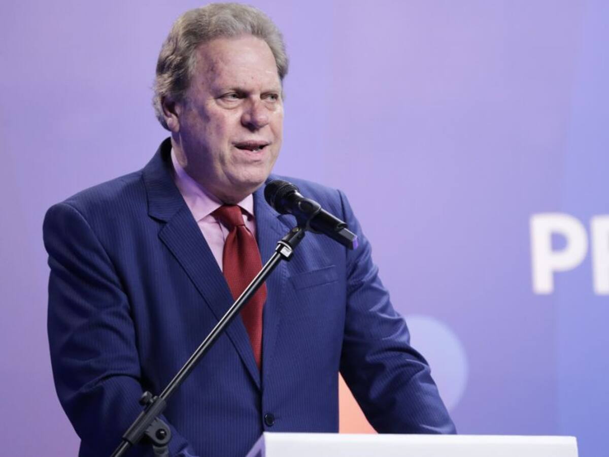 Jesurún: "Hay una posibilidad de ampliar el contrato de Rueda hasta 2026"