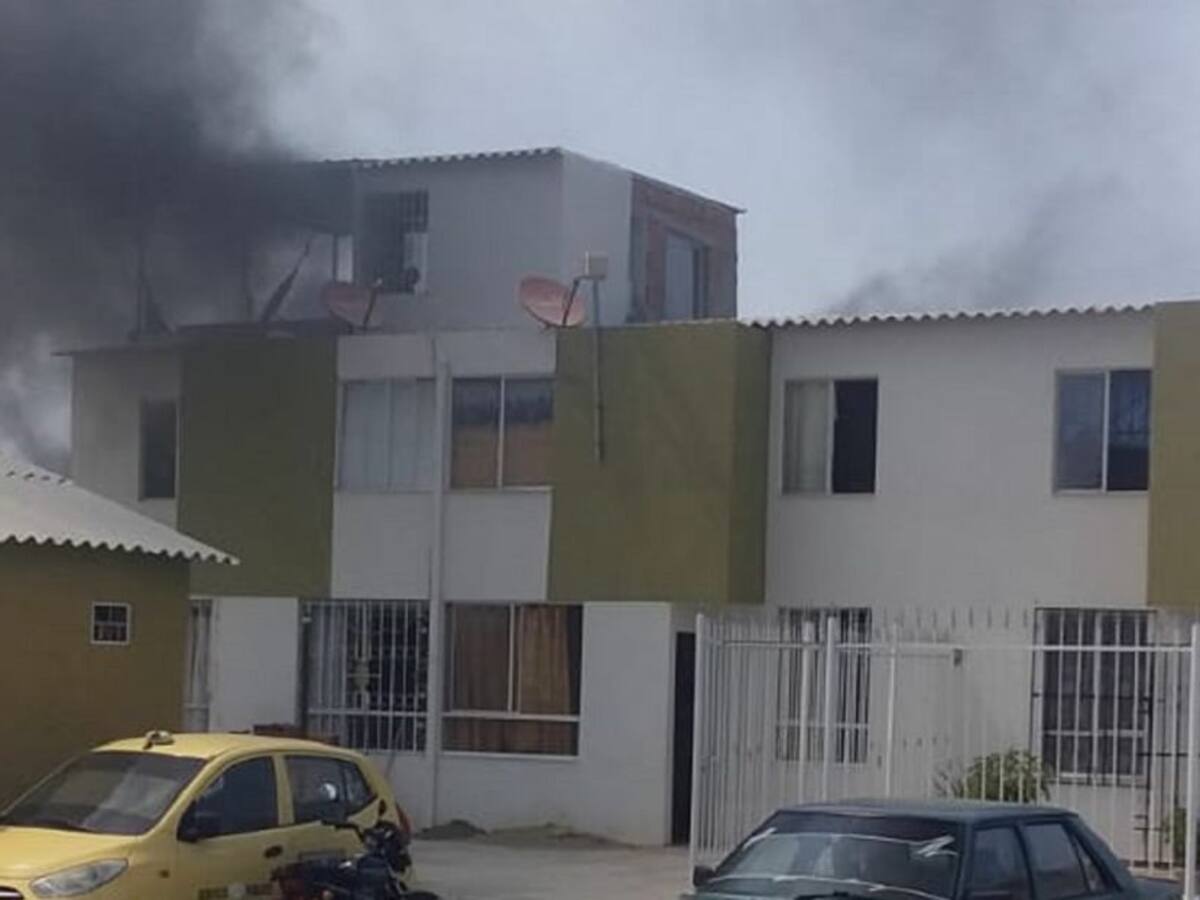 Incendio en barrio Bicentenario de Cartagena deja solo pérdidas materiales