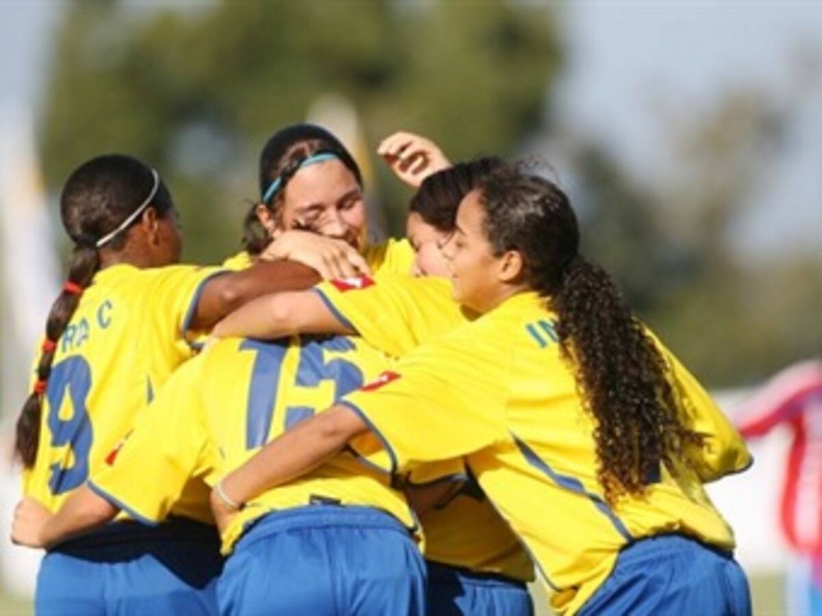 'El fútbol femenino colombiano tiene futuro', aseguró el técnico Ricardo Rozo