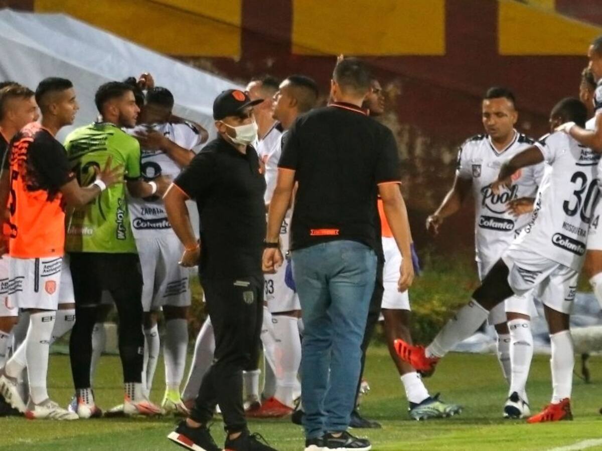 Envigado dejó al Bucaramanga y a Craviotto en crisis