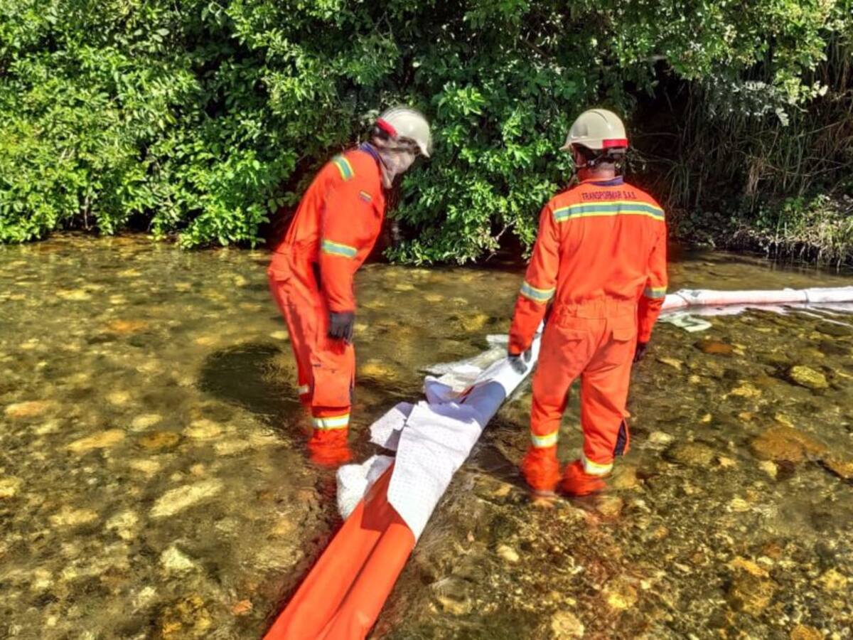 Emergencia por derrame de hidrocarburo en el río Córdoba