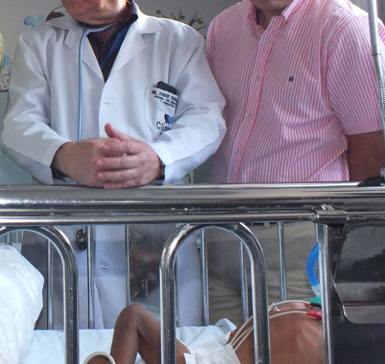 El menor presentó una septicemia, se le hizo un lavado pulmonar pero no resistió el tratamiento antibiótico para atacar la infección.