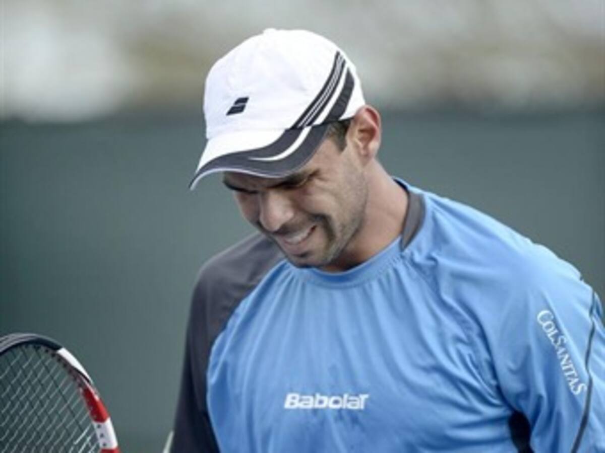 Alejandro Falla avanza a los octavos de final del Abierto de Tenis de Dallas