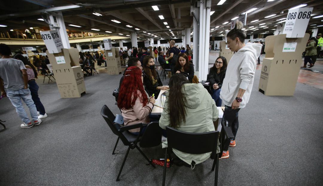 Jurados de votación, imagen de referencia.