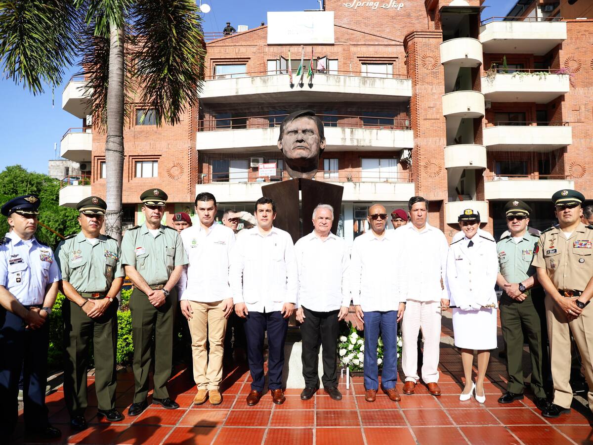 Con condecoraciones y reconocimiento especial se honró memoria de Rodrigo Lara Bonilla