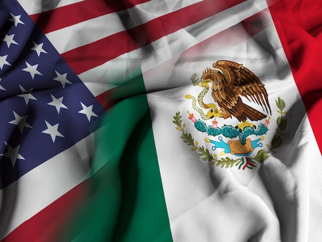 Banderas Estados Unidos y México. Foto: Getty Images