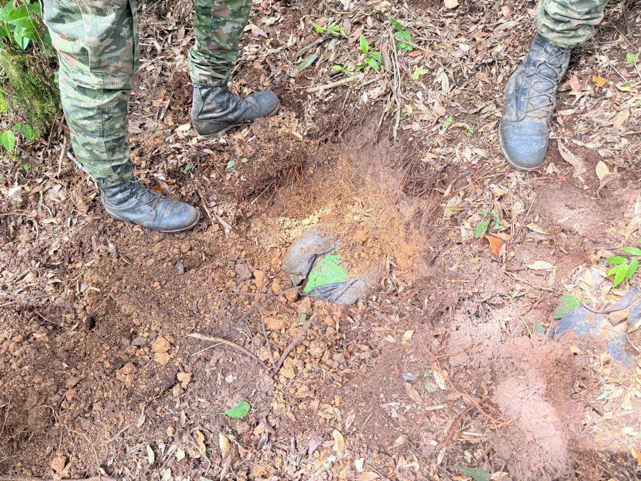 Campo minado en El Carmen. / Foto: Ejército.