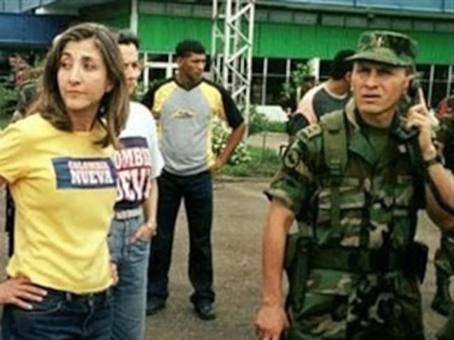 &#039;No podíamos amarrar a Ingrid Betancourt&#039;: General Pérez
