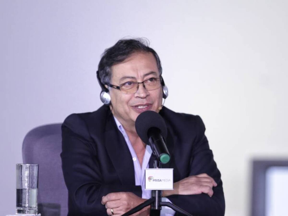 Campaña de Gustavo Petro radica denuncia por violación a la intimidad