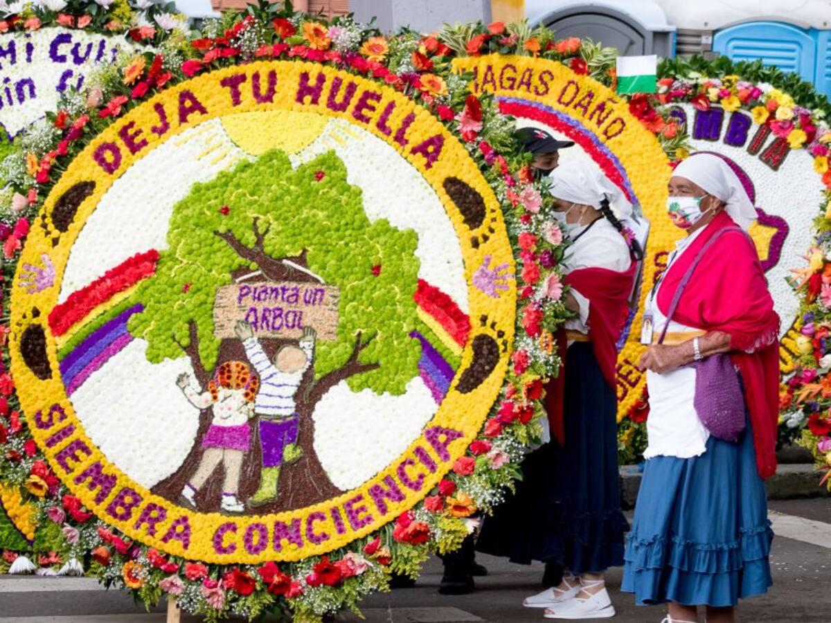 ¡65 silleteros volvieron a desfilar ante Medellín!