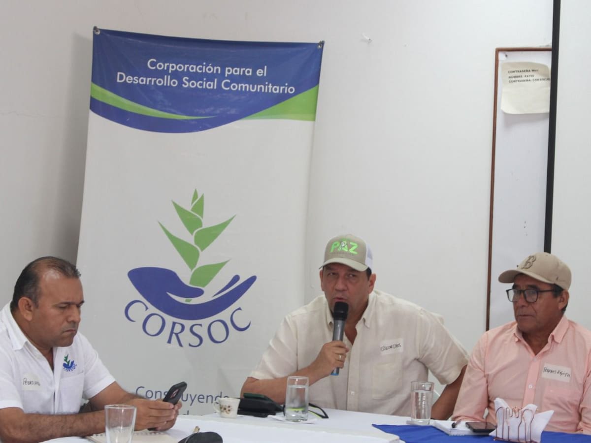 Diálogo ‘Trenzamos la Paz’ propició un abrazo entre víctimas y desmovilizados en Córdoba